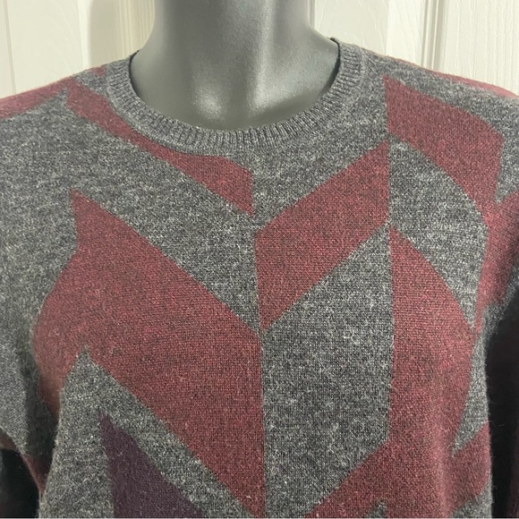 Calvin Klein Italian Yarn 50% merino wool 50% Acrylic men sweater. Size L. Used. - Picture 2 of 12
